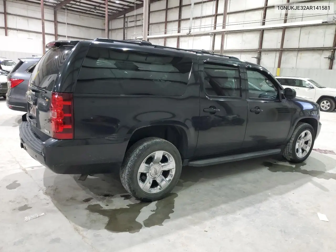 1GNUKJE32AR141581 2010 Chevrolet Suburban K1500 Lt