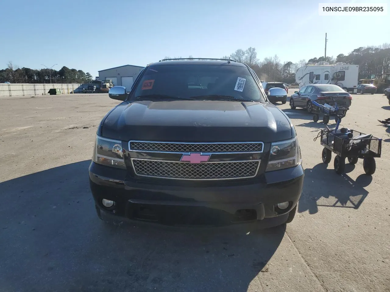 2011 Chevrolet Suburban C1500 Lt VIN: 1GNSCJE09BR235095 Lot: 39786964