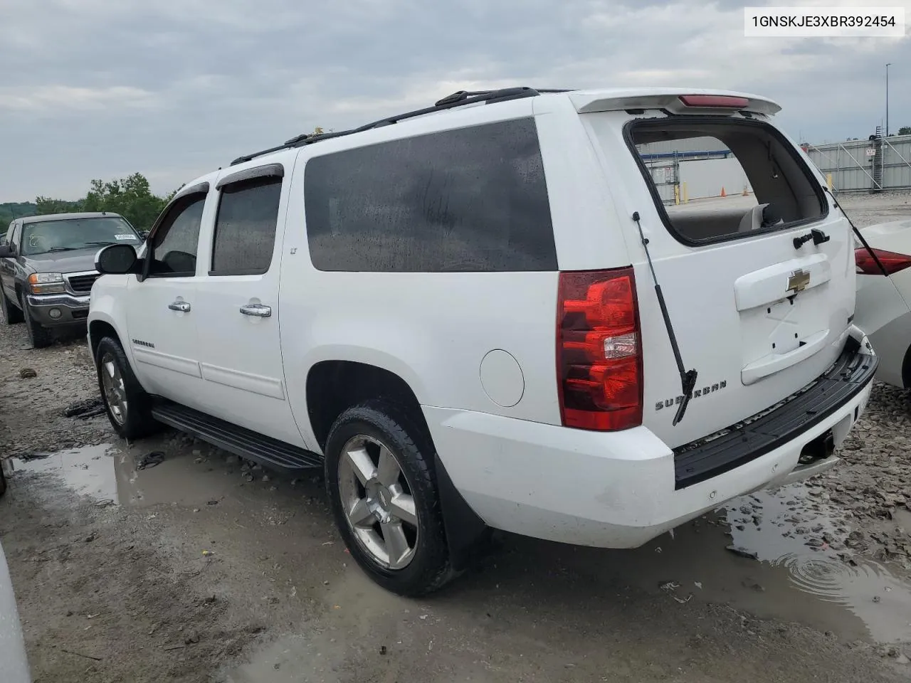 2011 Chevrolet Suburban K1500 Lt VIN: 1GNSKJE3XBR392454 Lot: 54828104