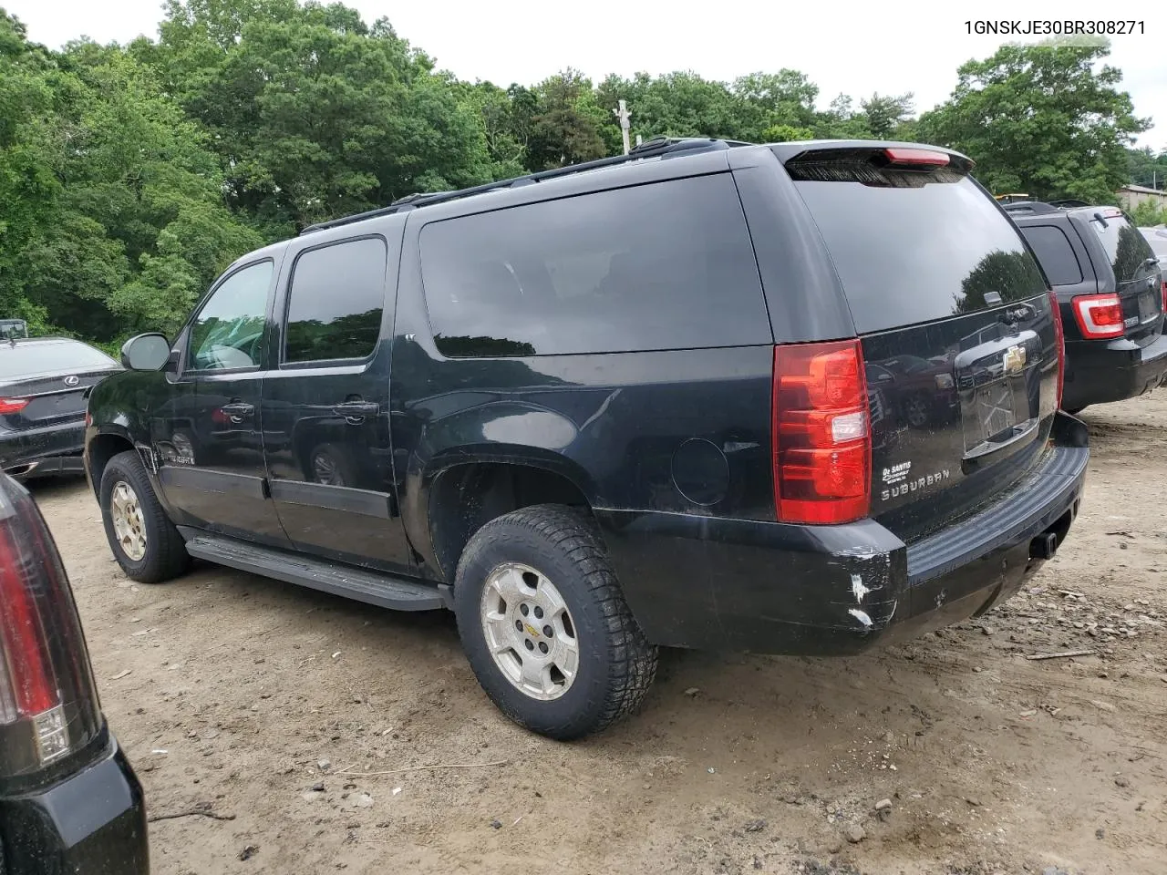 2011 Chevrolet Suburban K1500 Lt VIN: 1GNSKJE30BR308271 Lot: 58122434