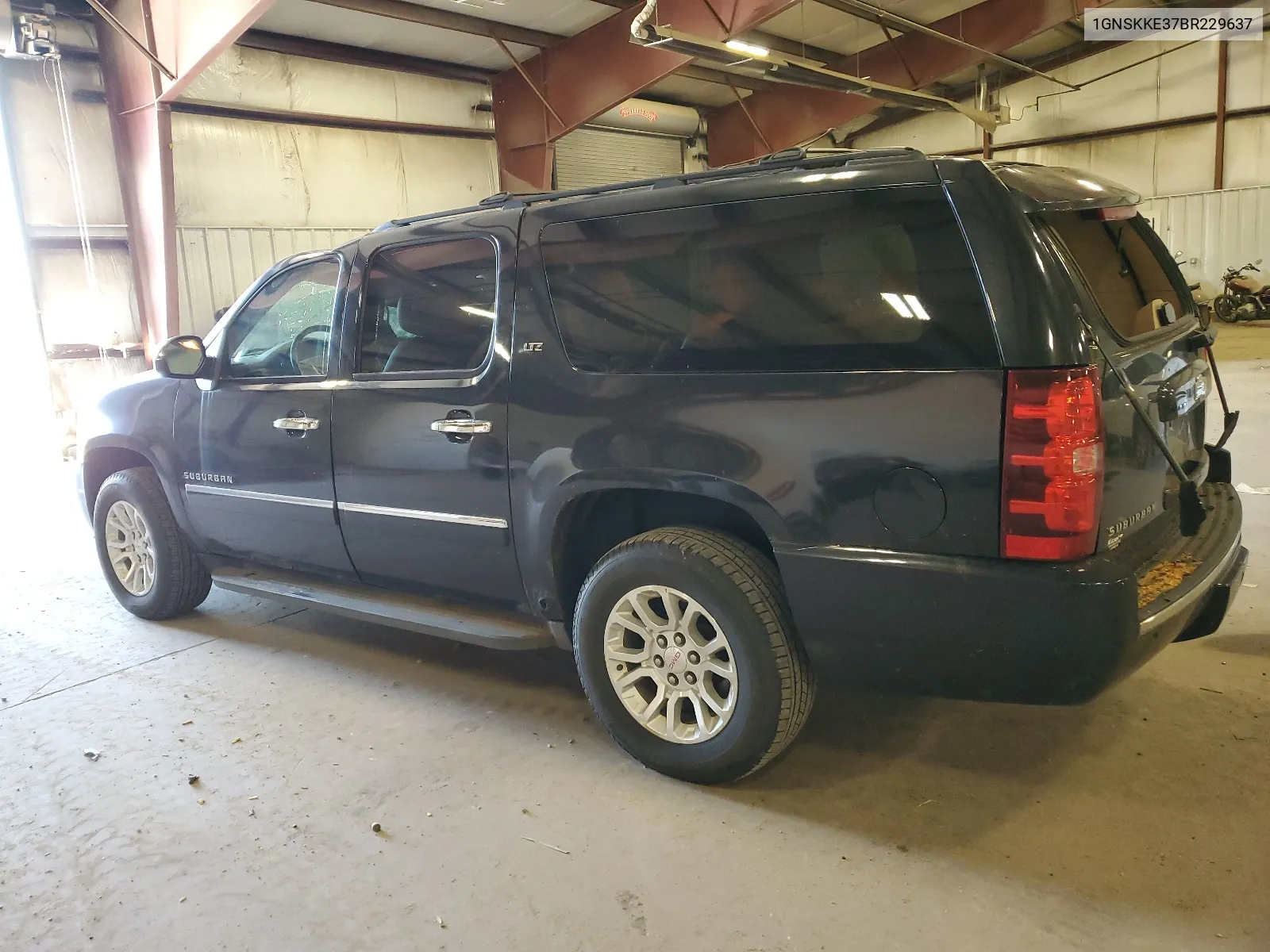 1GNSKKE37BR229637 2011 Chevrolet Suburban K1500 Ltz