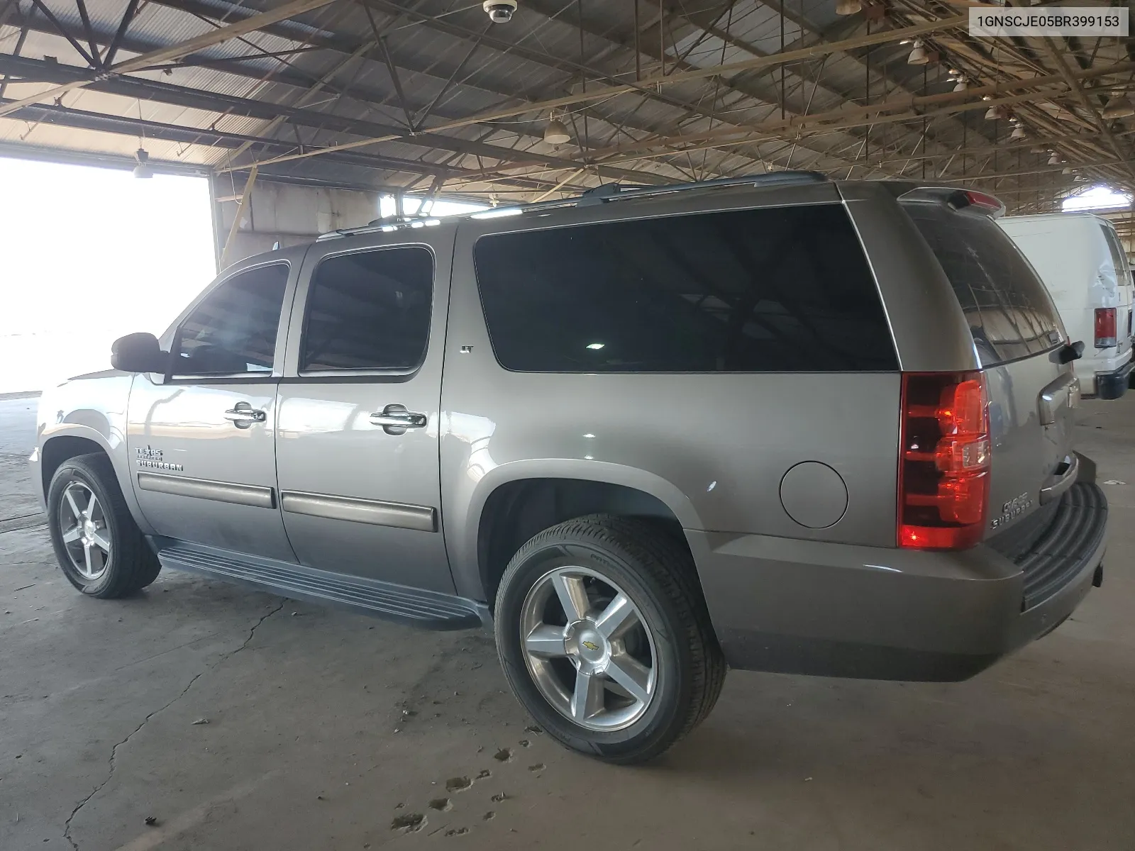 1GNSCJE05BR399153 2011 Chevrolet Suburban C1500 Lt