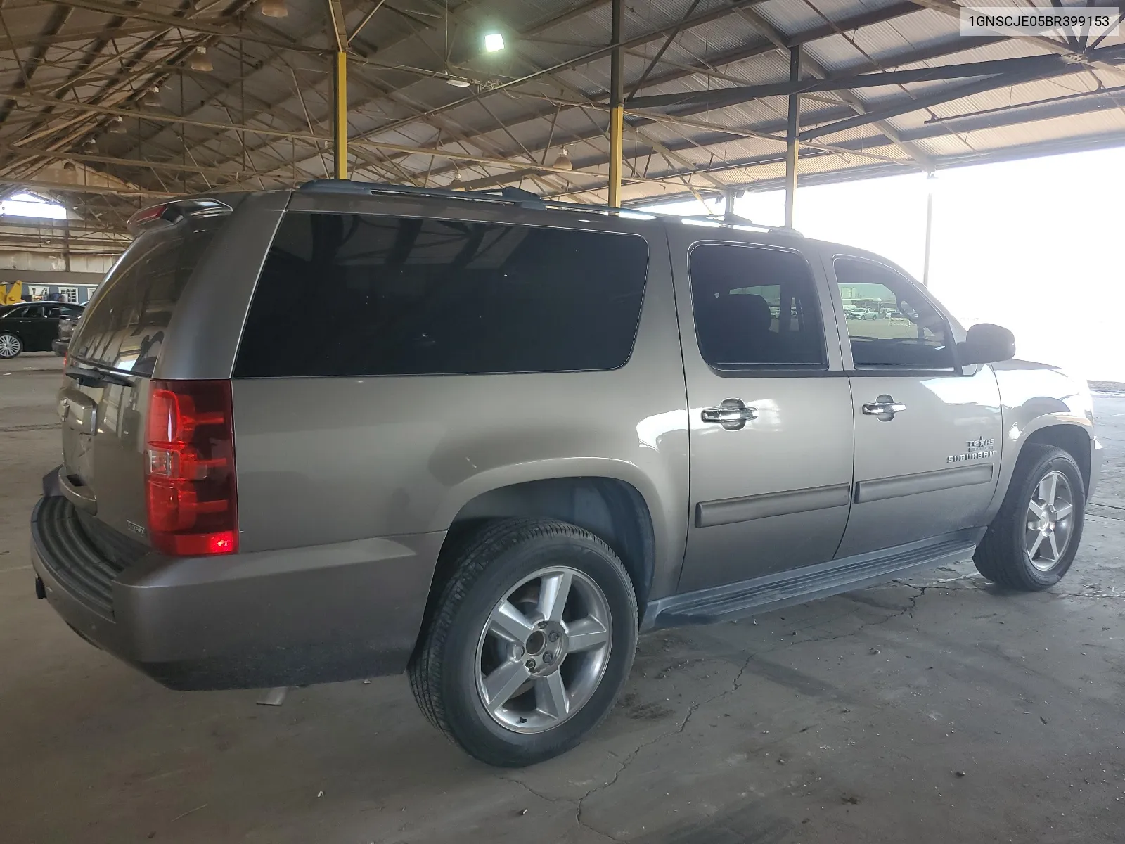 2011 Chevrolet Suburban C1500 Lt VIN: 1GNSCJE05BR399153 Lot: 66944674