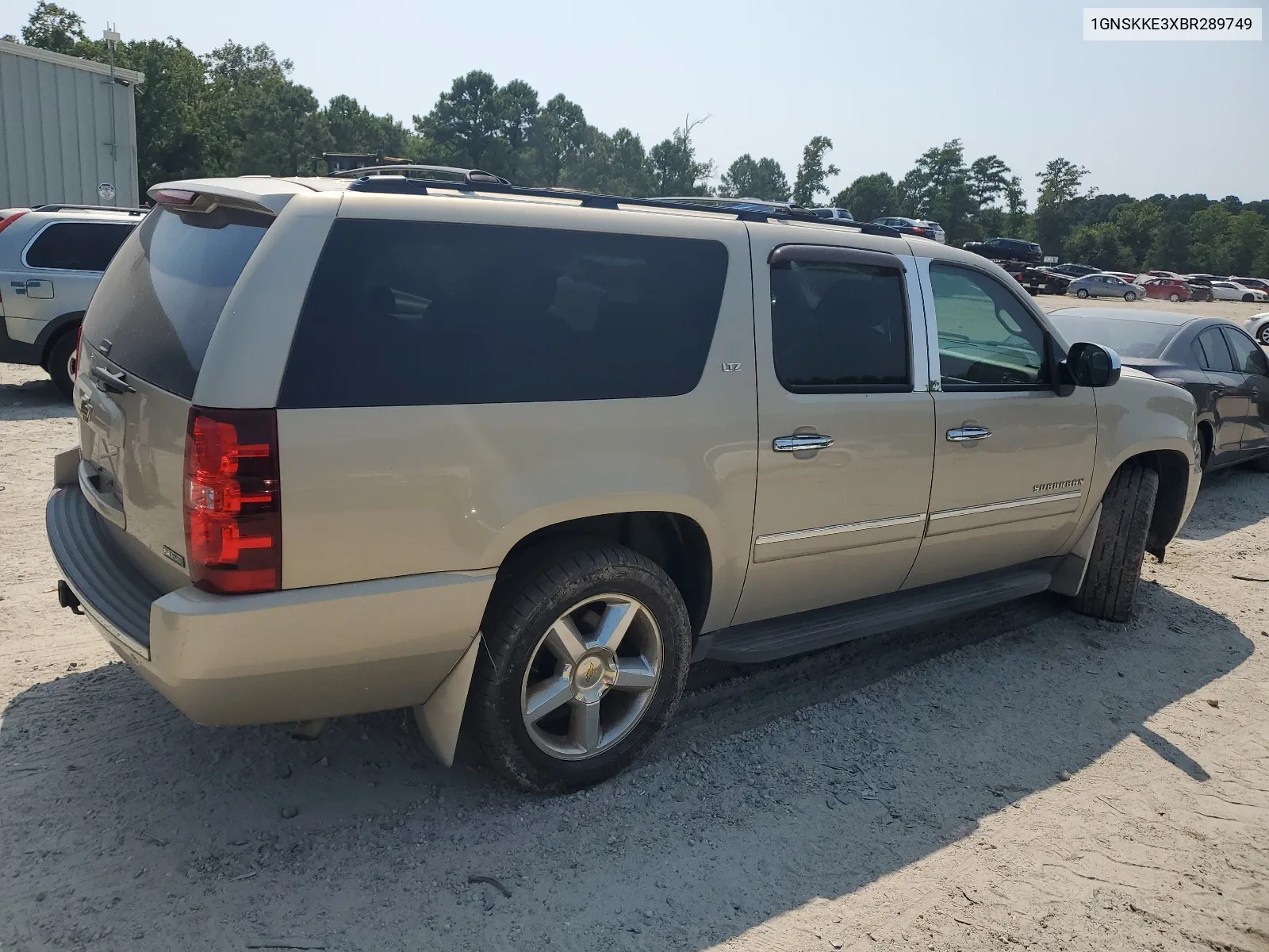 1GNSKKE3XBR289749 2011 Chevrolet Suburban K1500 Ltz