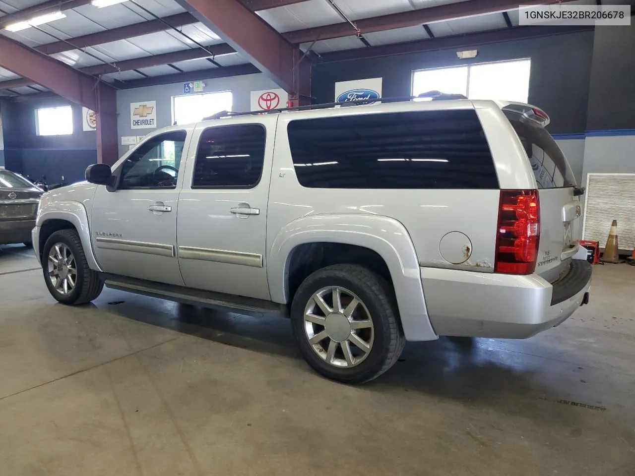 2011 Chevrolet Suburban K1500 Lt VIN: 1GNSKJE32BR206678 Lot: 71338364