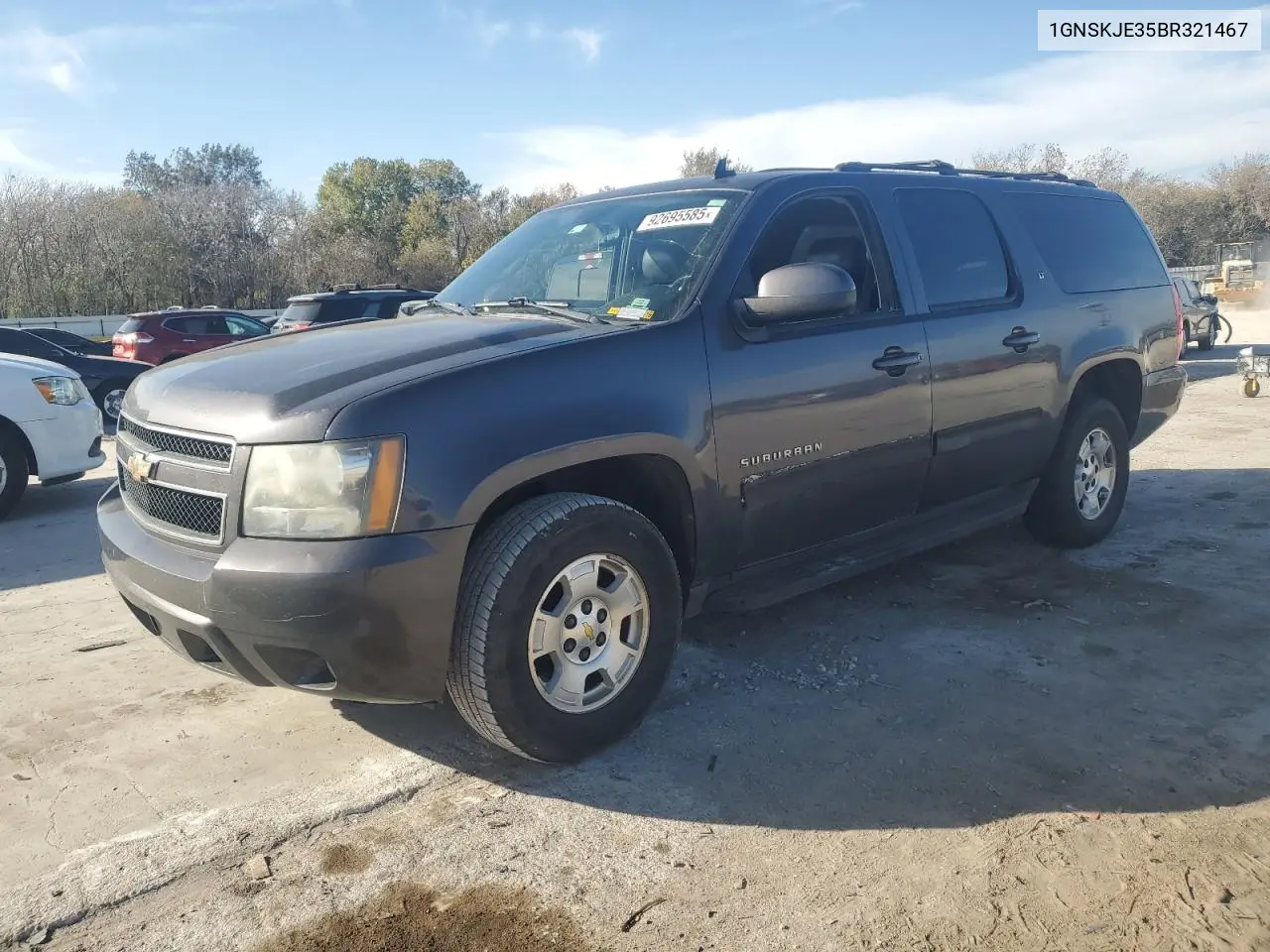 1GNSKJE35BR321467 2011 Chevrolet Suburban K1500 Lt