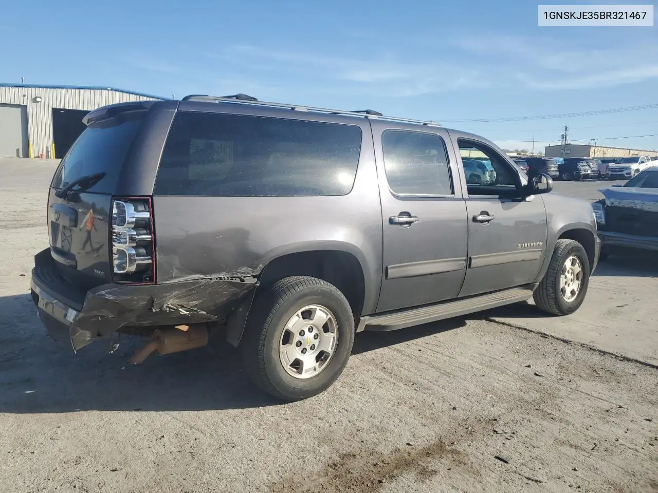 1GNSKJE35BR321467 2011 Chevrolet Suburban K1500 Lt