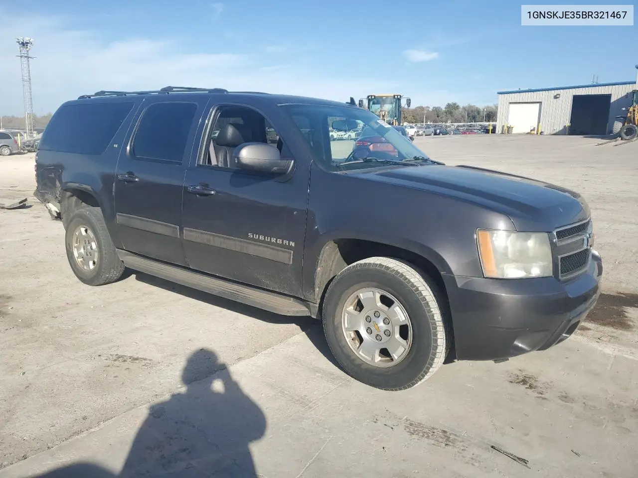 1GNSKJE35BR321467 2011 Chevrolet Suburban K1500 Lt