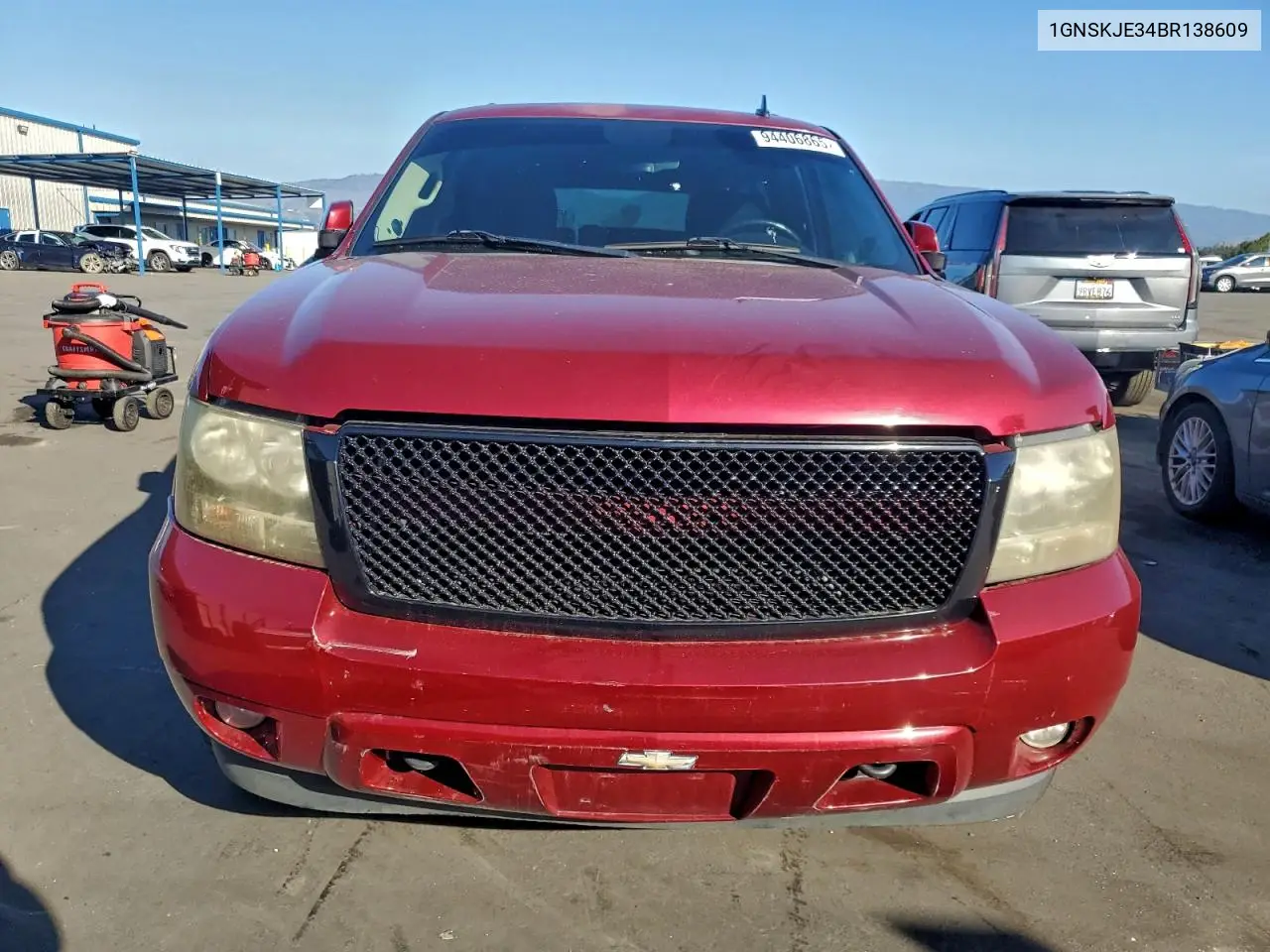1GNSKJE34BR138609 2011 Chevrolet Suburban K1500 Lt