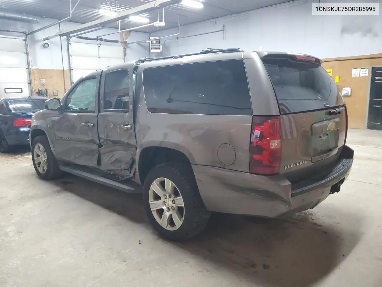 1GNSKJE75DR285995 2013 Chevrolet Suburban K1500 Lt
