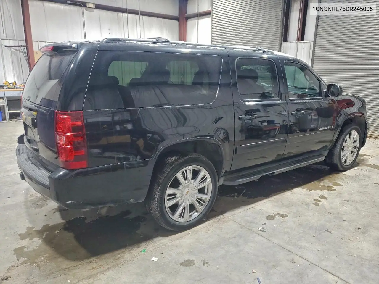 1GNSKHE75DR245005 2013 Chevrolet Suburban K1500 Ls