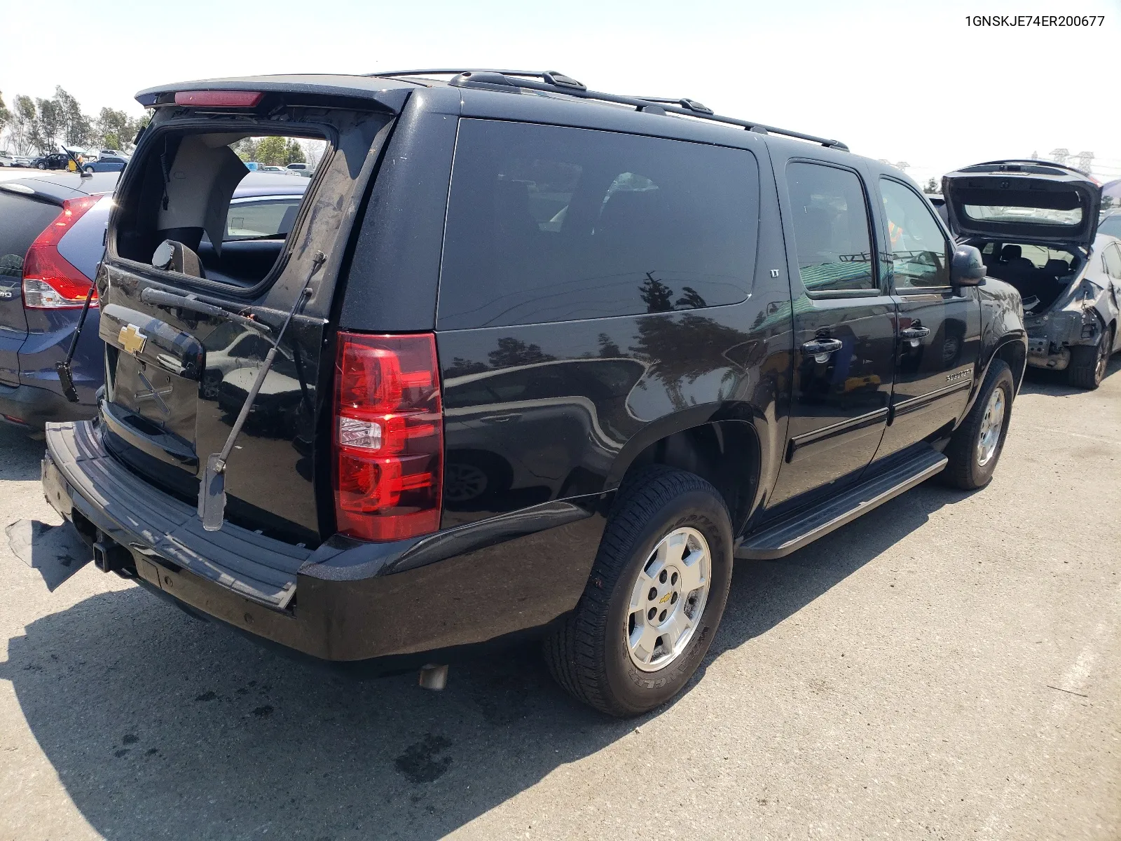 1GNSKJE74ER200677 2014 Chevrolet Suburban K1500 Lt