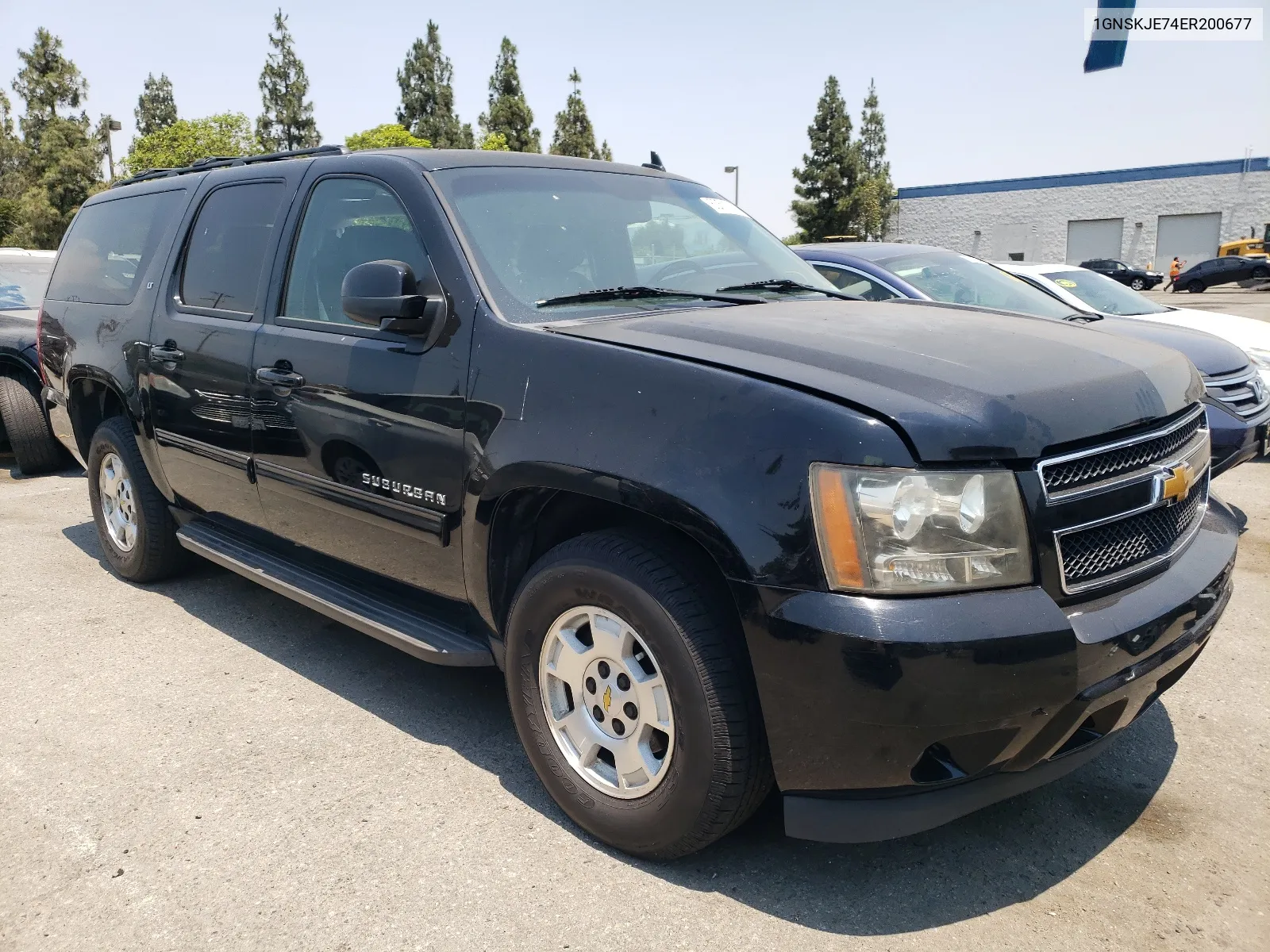 1GNSKJE74ER200677 2014 Chevrolet Suburban K1500 Lt