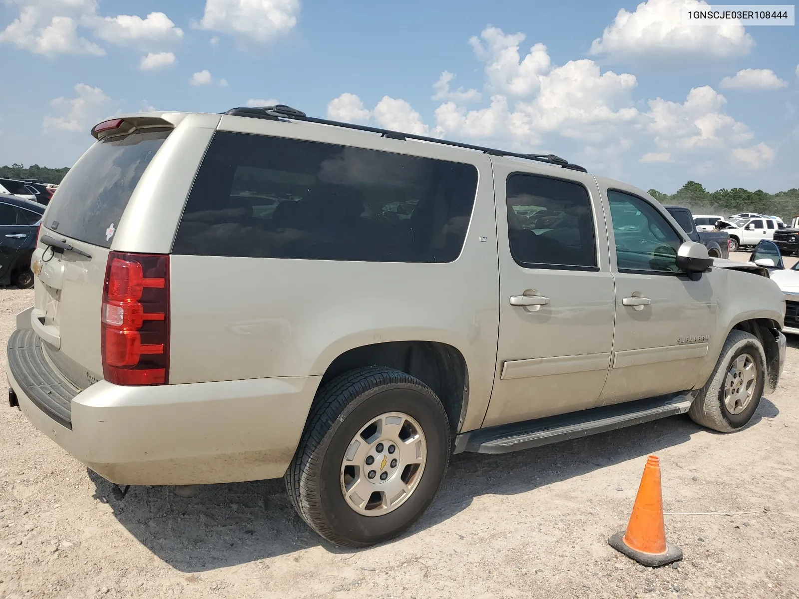 2014 Chevrolet Suburban C1500 Lt VIN: 1GNSCJE03ER108444 Lot: 66080644