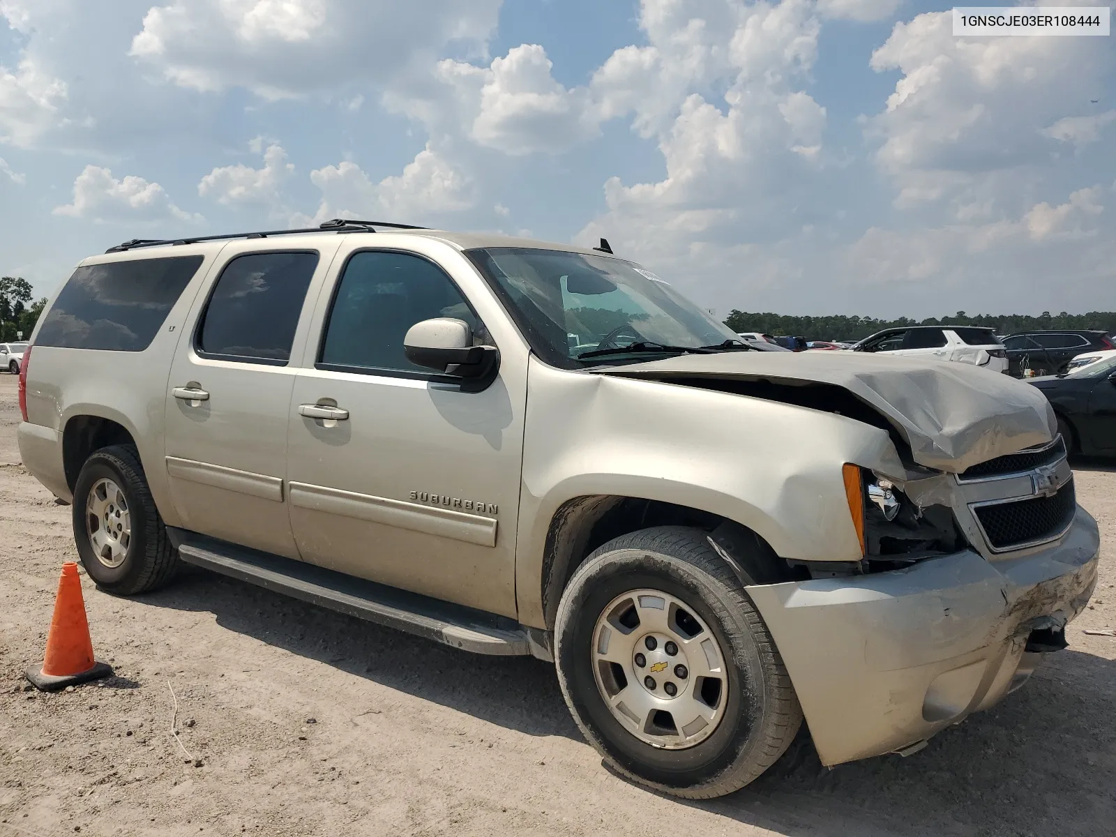 2014 Chevrolet Suburban C1500 Lt VIN: 1GNSCJE03ER108444 Lot: 66080644