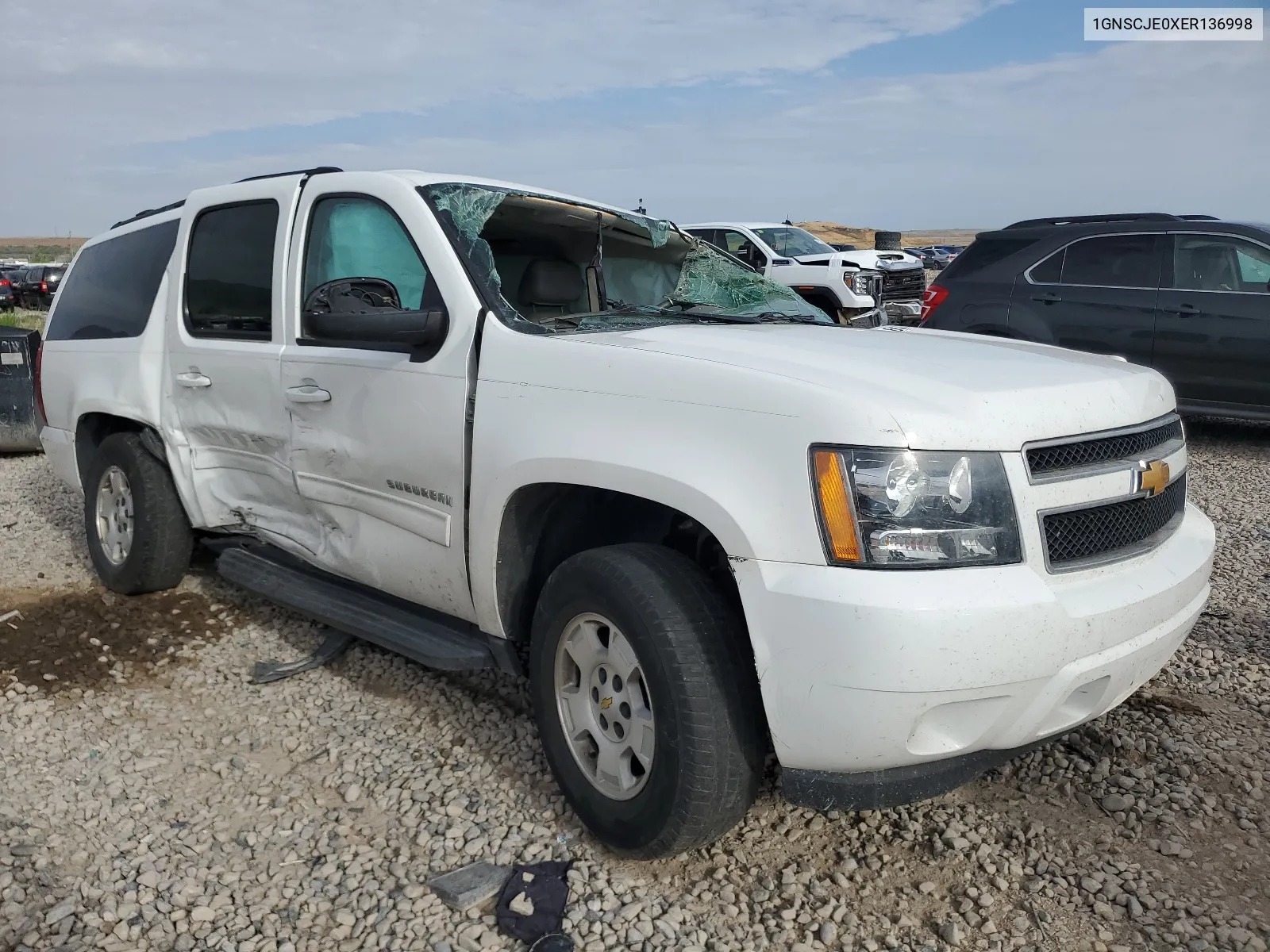 2014 Chevrolet Suburban C1500 Lt VIN: 1GNSCJE0XER136998 Lot: 66672014