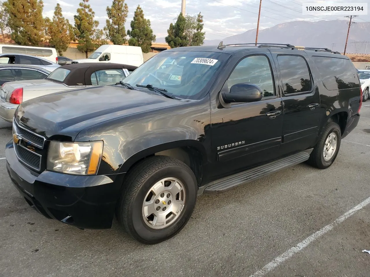 2014 Chevrolet Suburban C1500 Lt VIN: 1GNSCJE00ER223194 Lot: 70309624