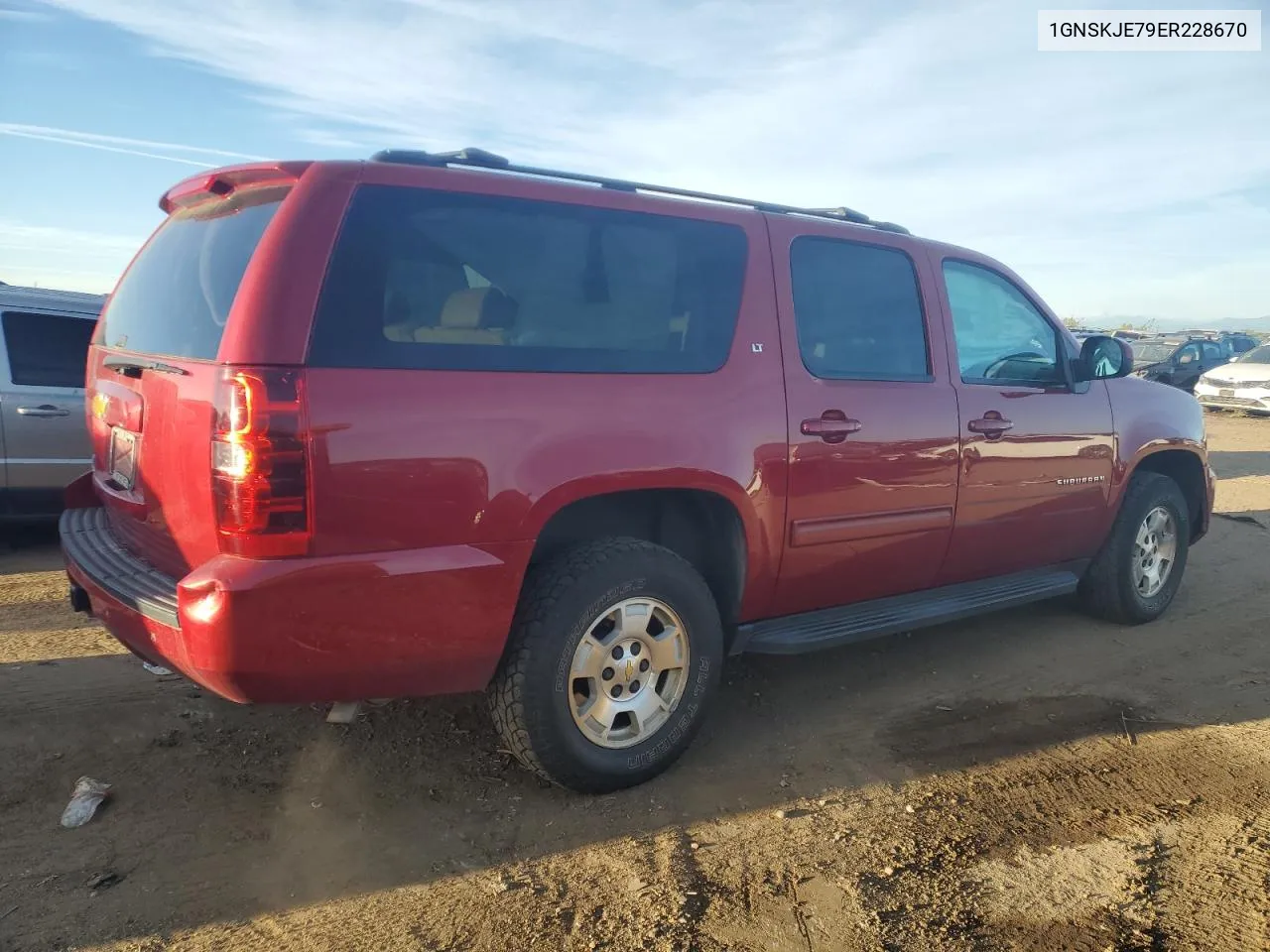 1GNSKJE79ER228670 2014 Chevrolet Suburban K1500 Lt