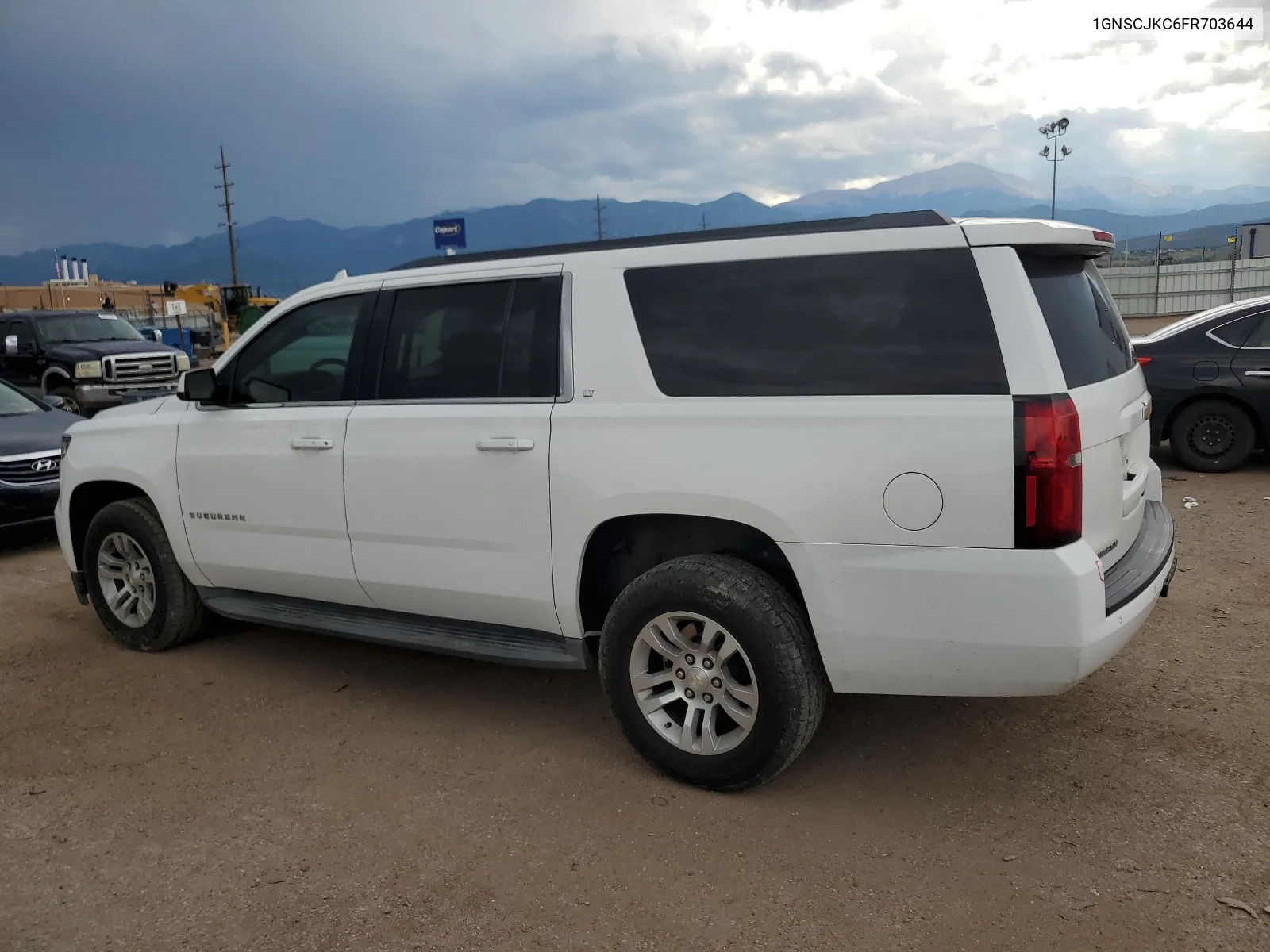 2015 Chevrolet Suburban C1500 Lt VIN: 1GNSCJKC6FR703644 Lot: 64113154