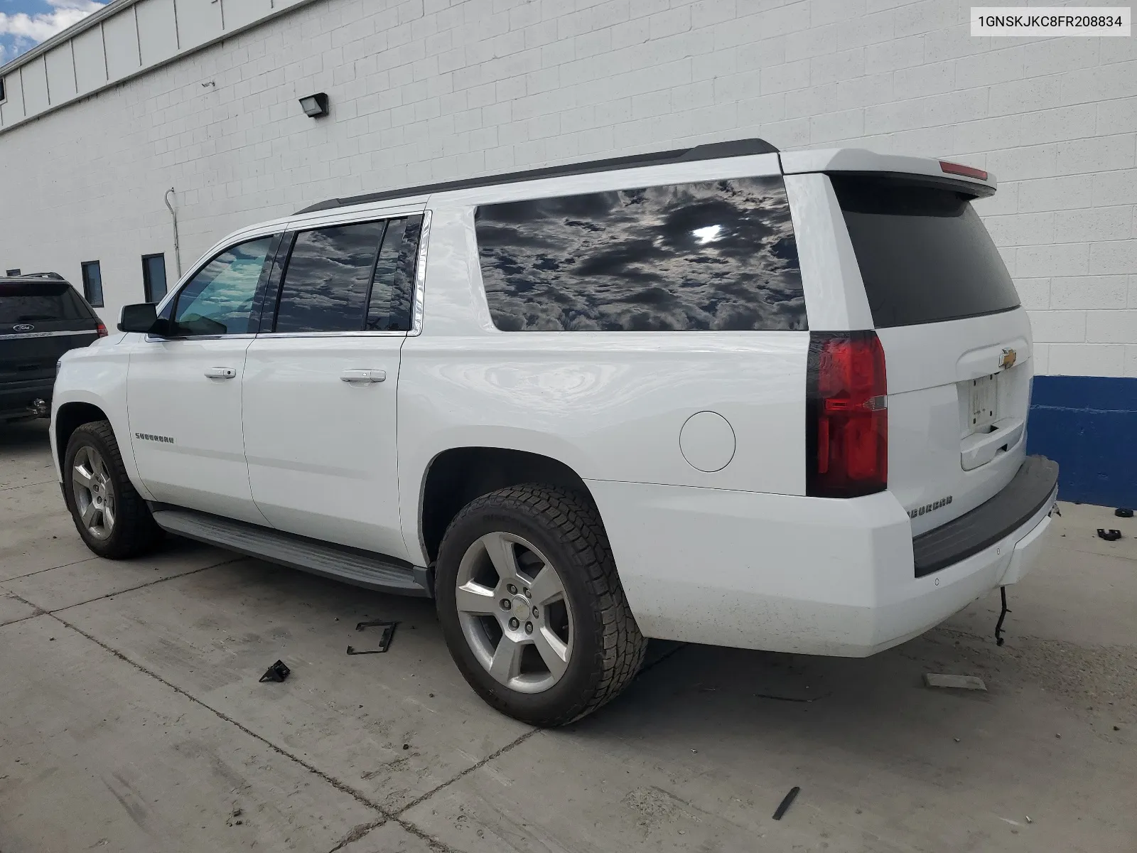 1GNSKJKC8FR208834 2015 Chevrolet Suburban K1500 Lt