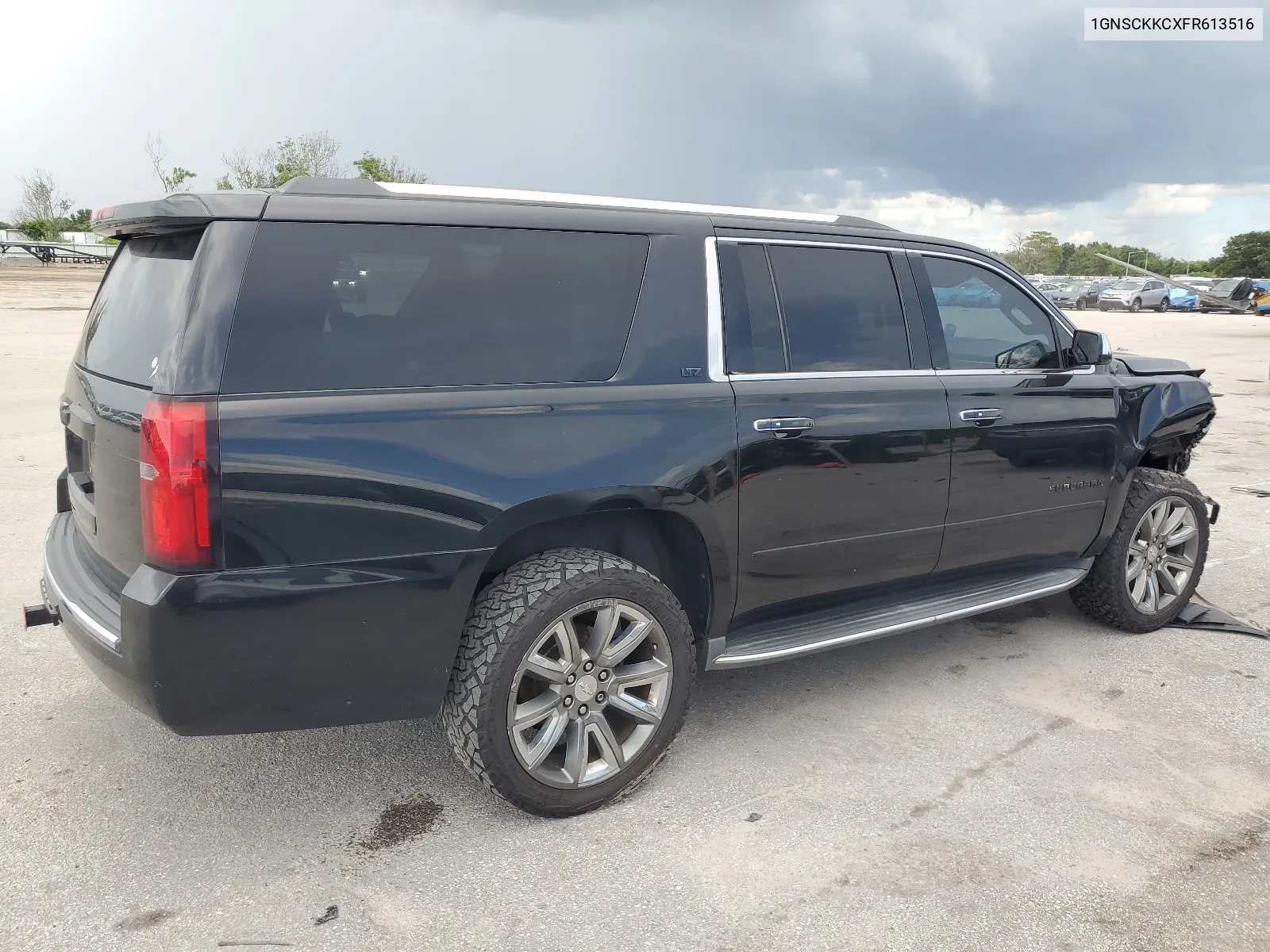 1GNSCKKCXFR613516 2015 Chevrolet Suburban C1500 Ltz