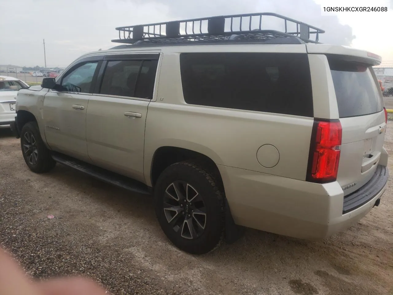 1GNSKHKCXGR246088 2016 Chevrolet Suburban K1500 Lt