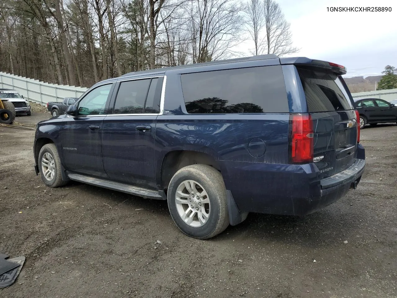 1GNSKHKCXHR258890 2017 Chevrolet Suburban K1500 Lt