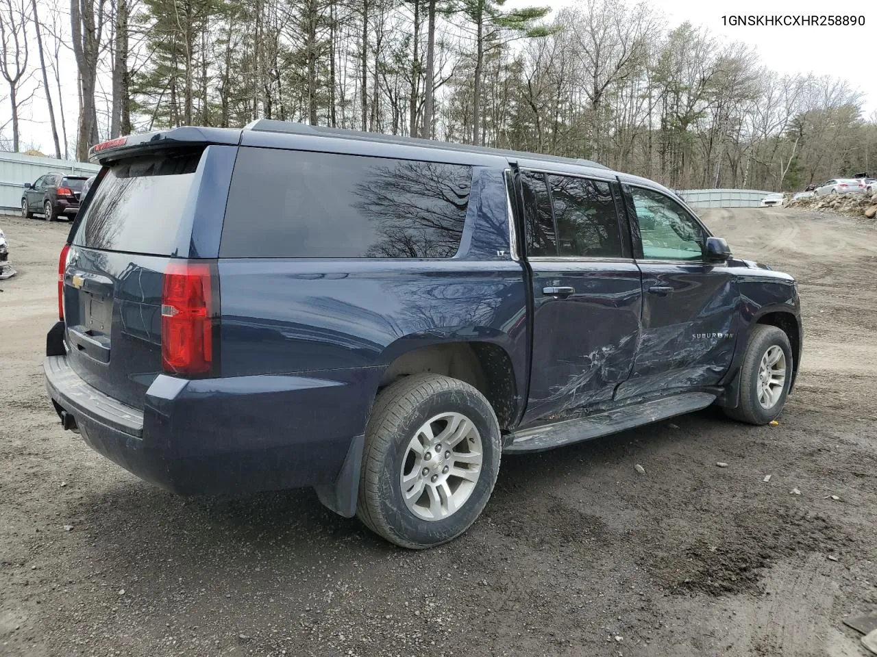 1GNSKHKCXHR258890 2017 Chevrolet Suburban K1500 Lt