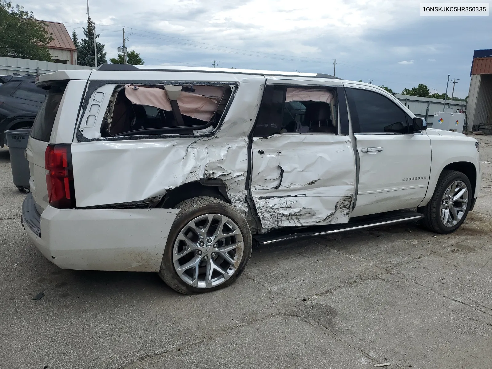 2017 Chevrolet Suburban K1500 Premier VIN: 1GNSKJKC5HR350335 Lot: 61674244