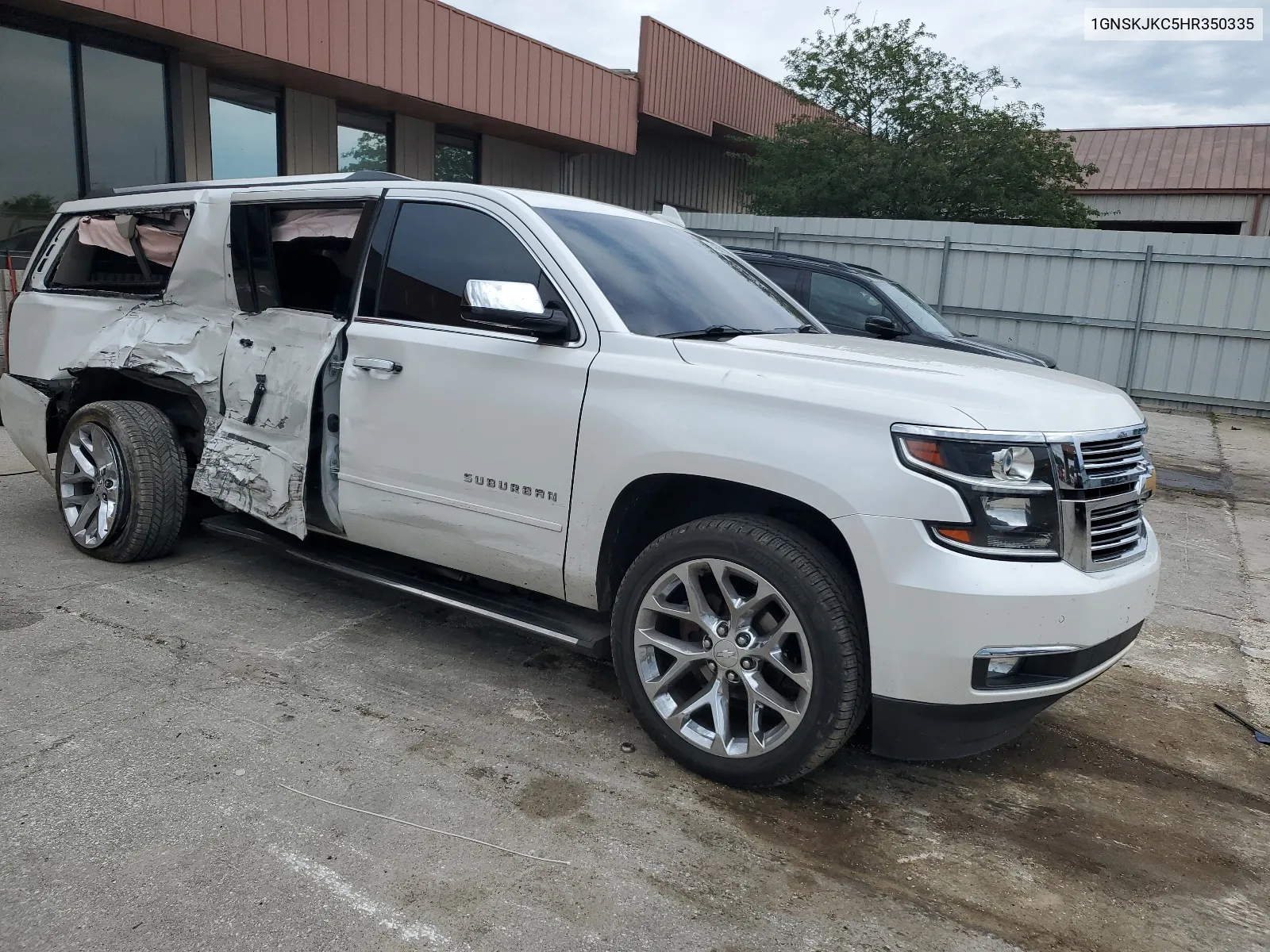 2017 Chevrolet Suburban K1500 Premier VIN: 1GNSKJKC5HR350335 Lot: 61674244