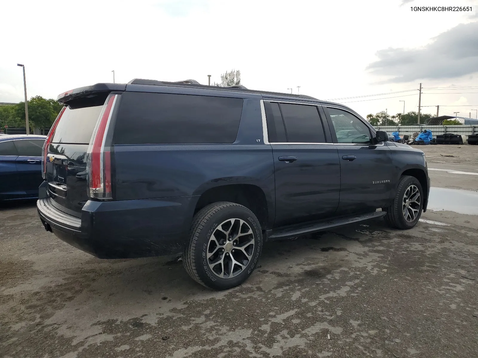 1GNSKHKC8HR226651 2017 Chevrolet Suburban K1500 Lt