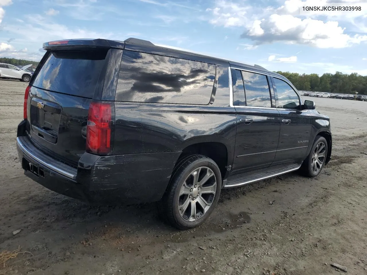 1GNSKJKC5HR303998 2017 Chevrolet Suburban K1500 Premier