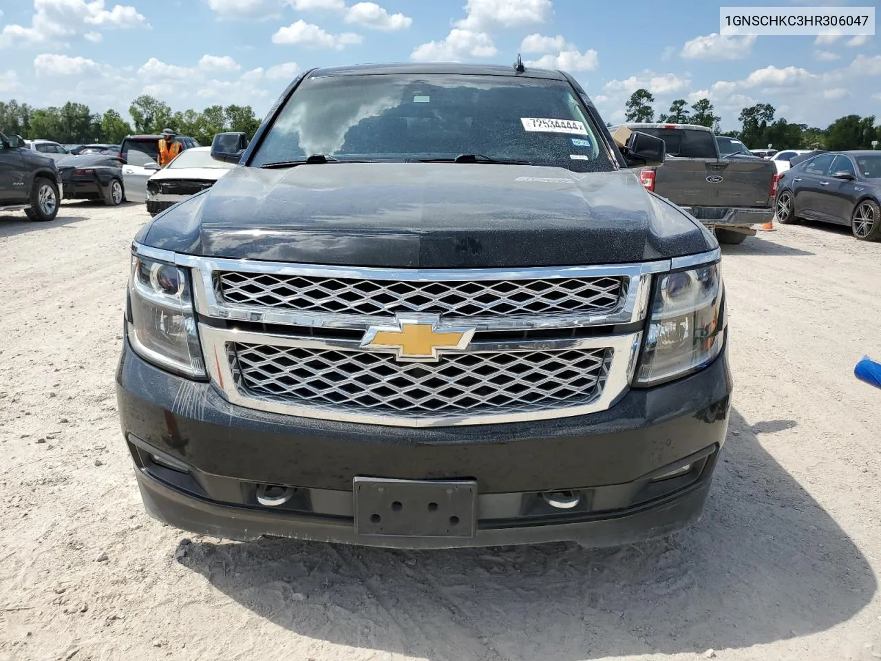 2017 Chevrolet Suburban C1500 Lt VIN: 1GNSCHKC3HR306047 Lot: 72534444