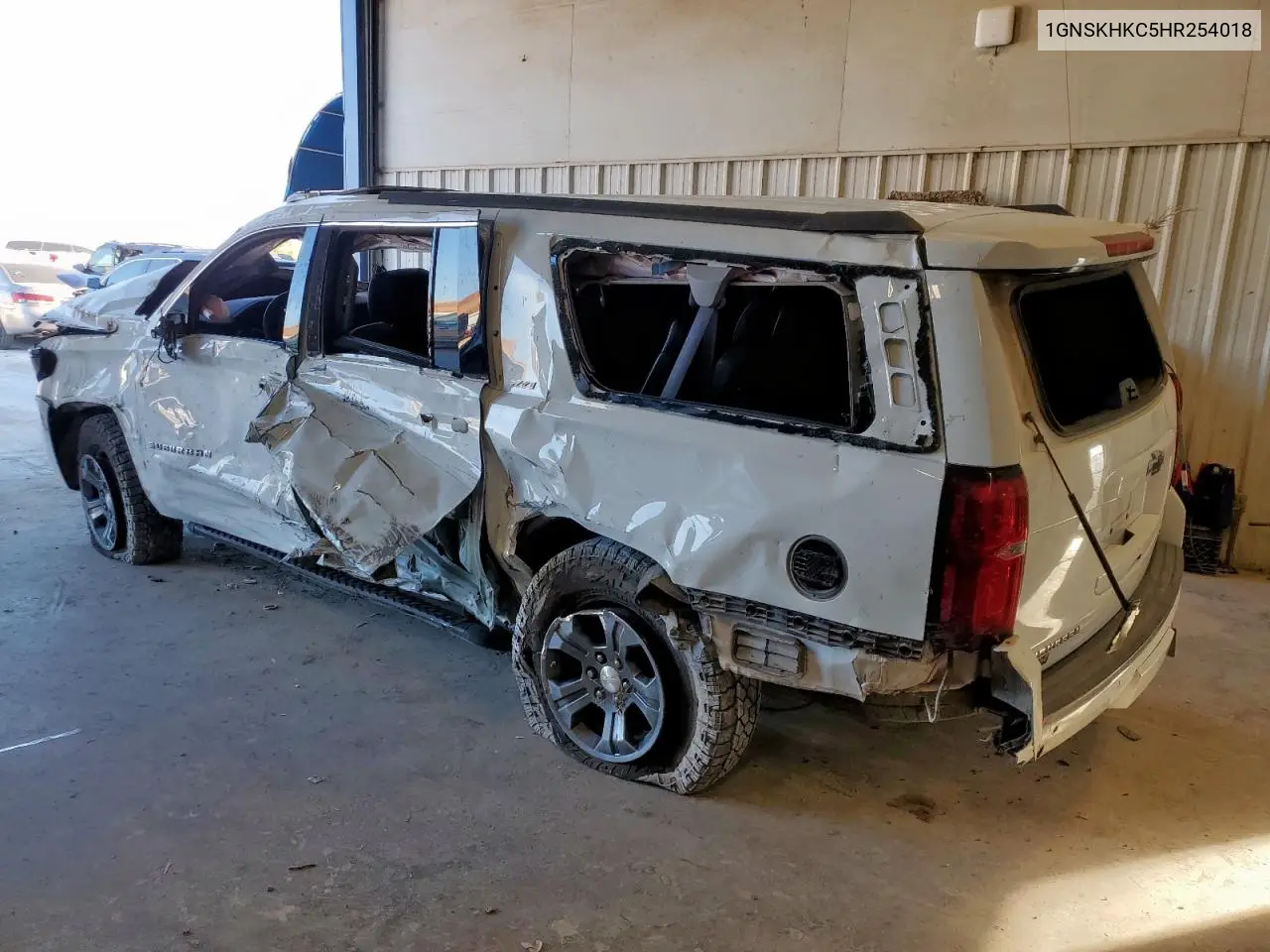 1GNSKHKC5HR254018 2017 Chevrolet Suburban K1500 Lt