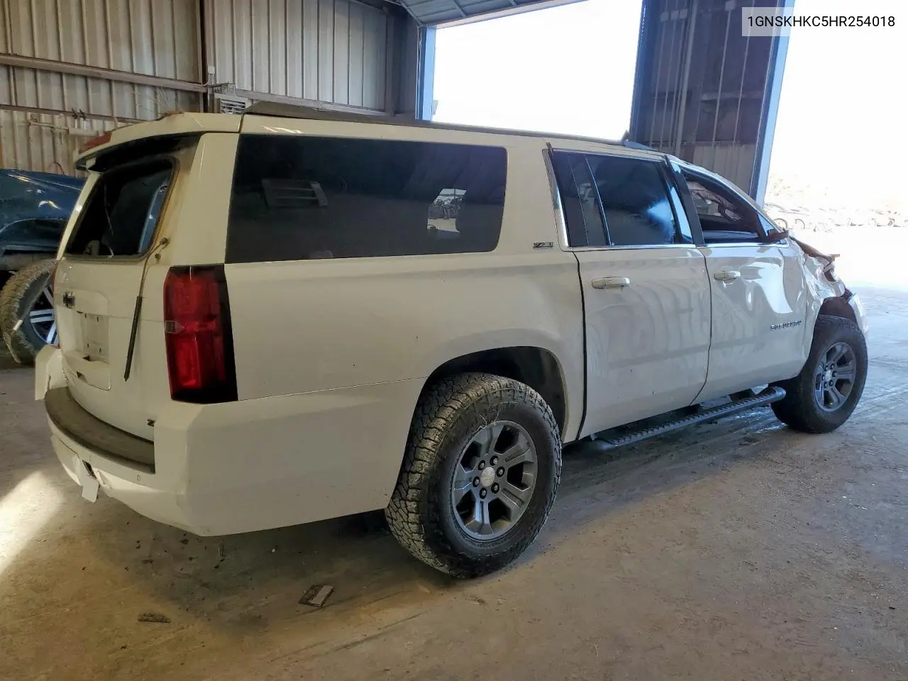 1GNSKHKC5HR254018 2017 Chevrolet Suburban K1500 Lt