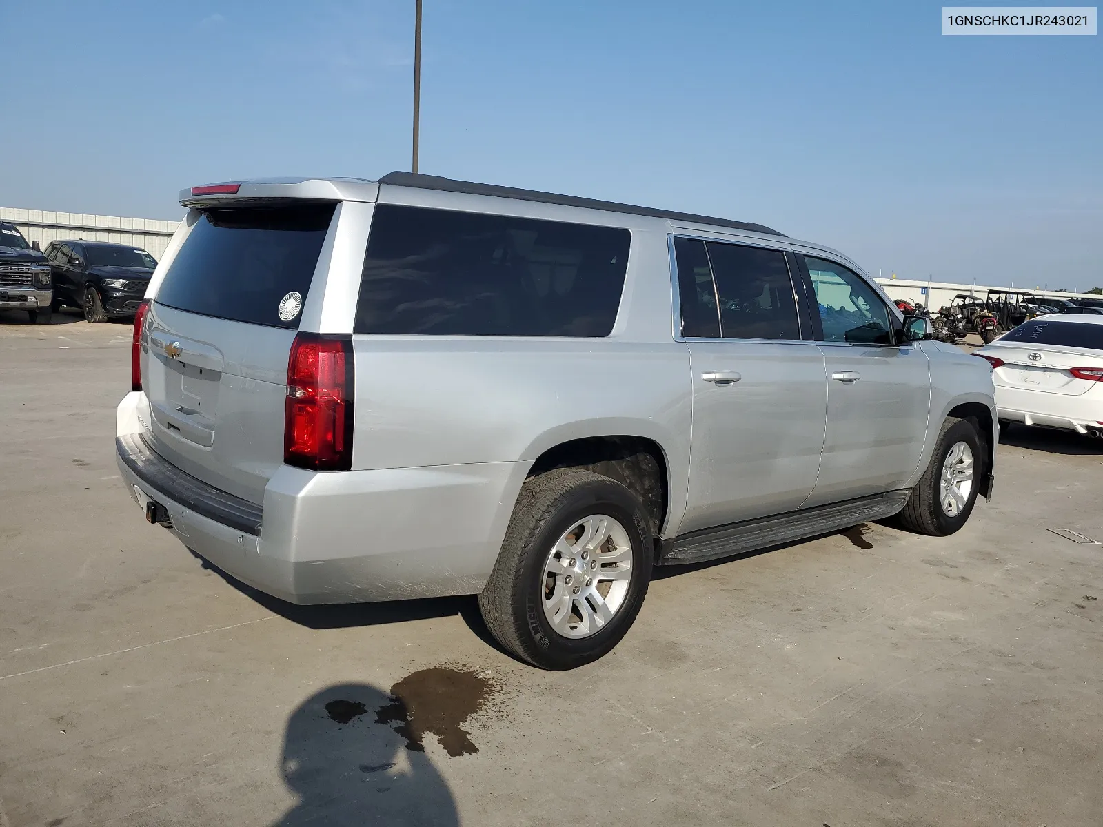 2018 Chevrolet Suburban C1500 Lt VIN: 1GNSCHKC1JR243021 Lot: 67077844