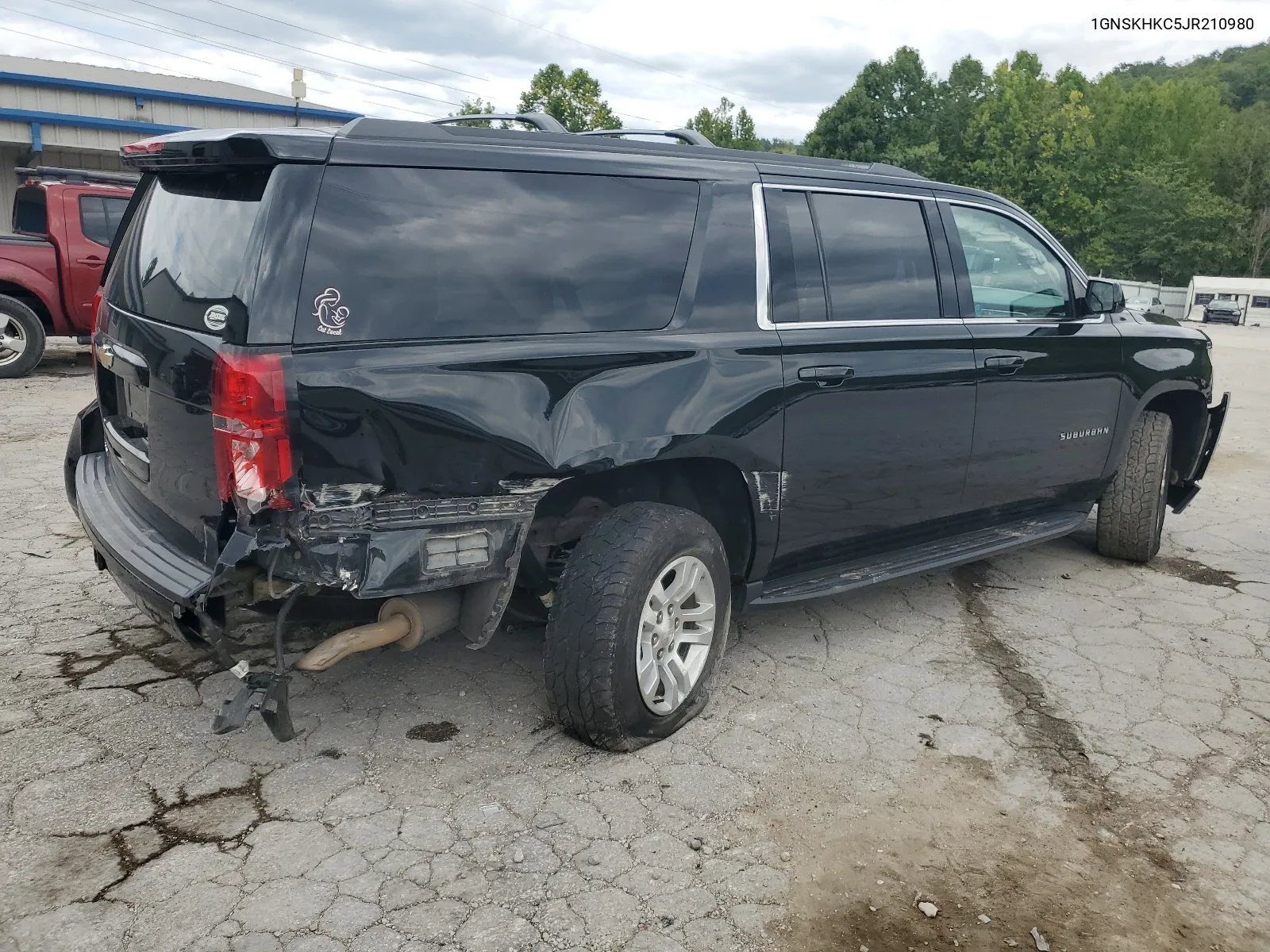 2018 Chevrolet Suburban K1500 Lt VIN: 1GNSKHKC5JR210980 Lot: 68180924