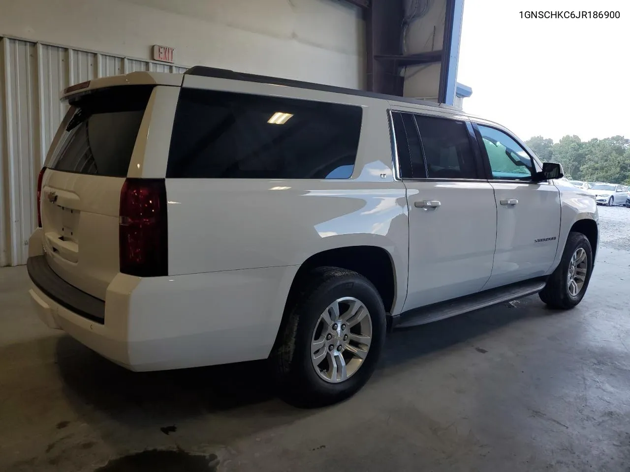 1GNSCHKC6JR186900 2018 Chevrolet Suburban C1500 Lt