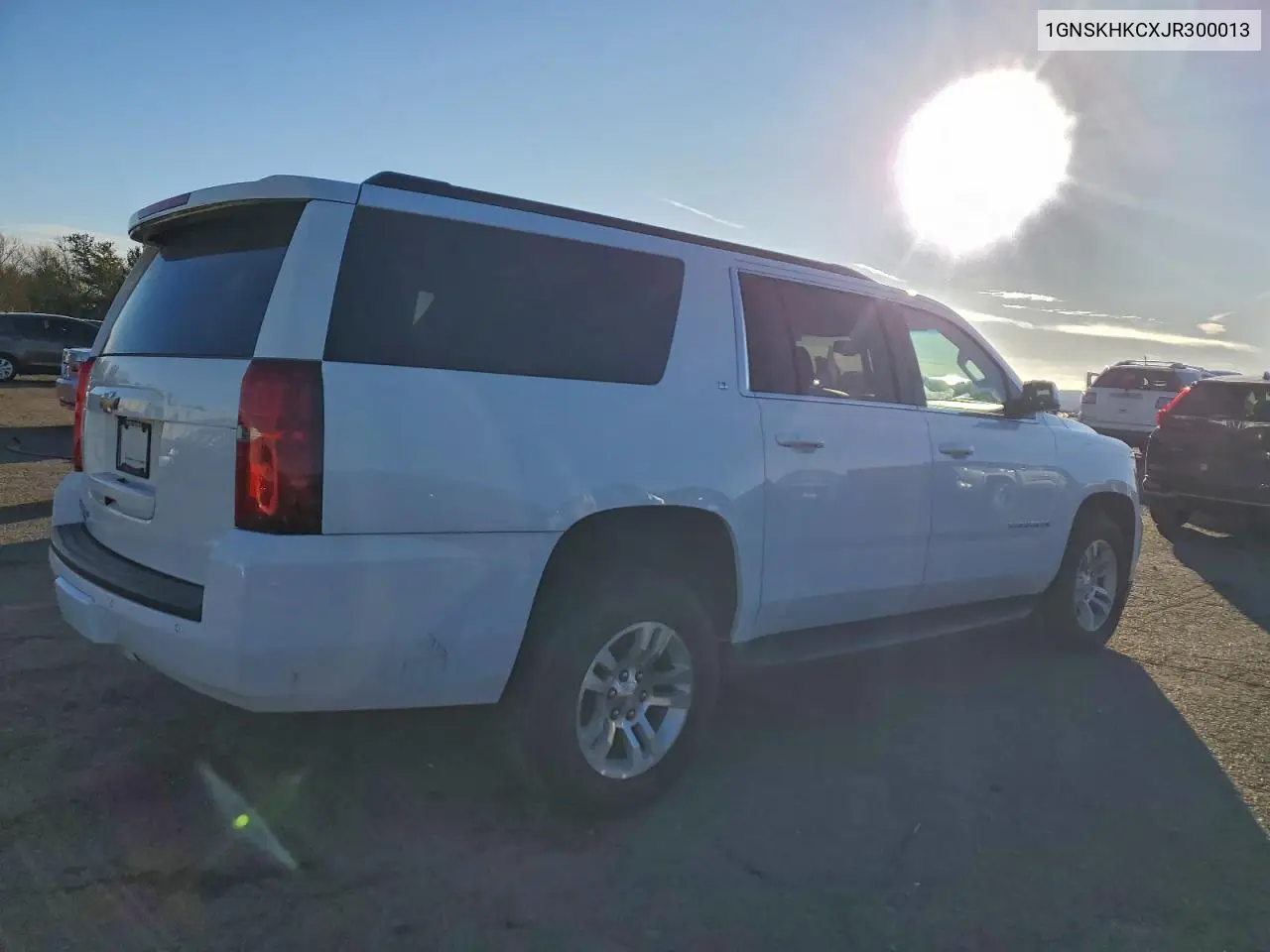1GNSKHKCXJR300013 2018 Chevrolet Suburban K1500 Lt