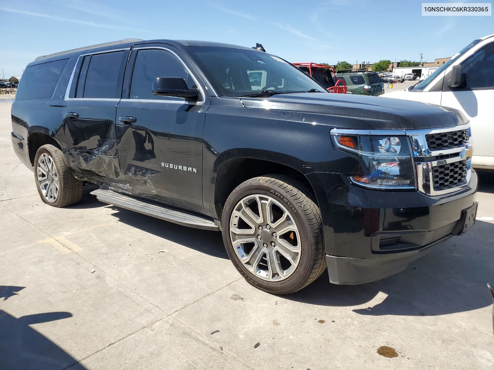 2019 Chevrolet Suburban C1500 Lt VIN: 1GNSCHKC6KR330365 Lot: 48432684