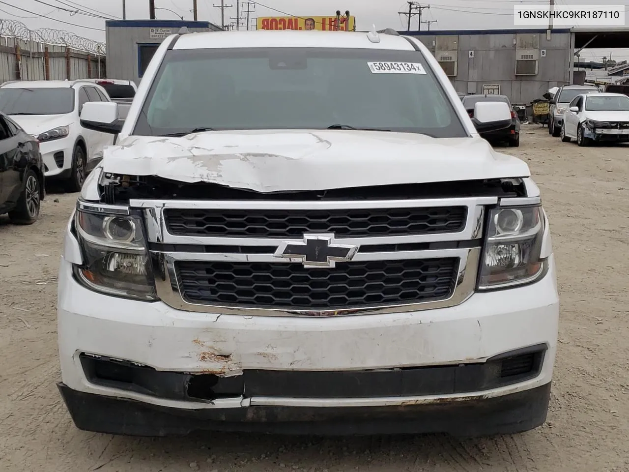 1GNSKHKC9KR187110 2019 Chevrolet Suburban K1500 Lt