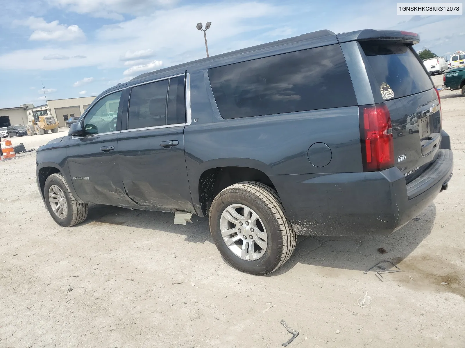 1GNSKHKC8KR312078 2019 Chevrolet Suburban K1500 Lt