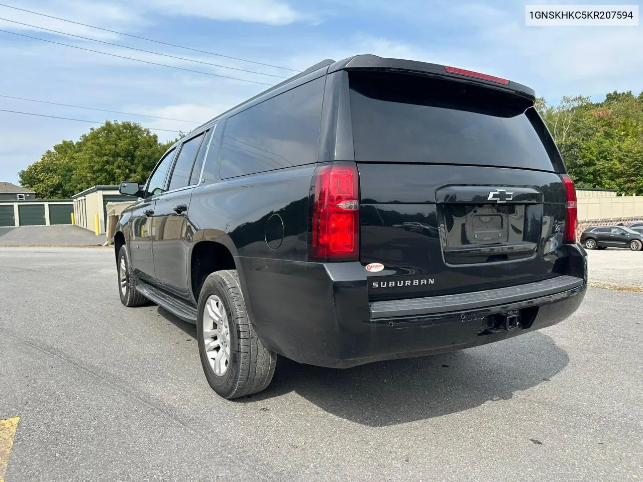 1GNSKHKC5KR207594 2019 Chevrolet Suburban K1500 Lt