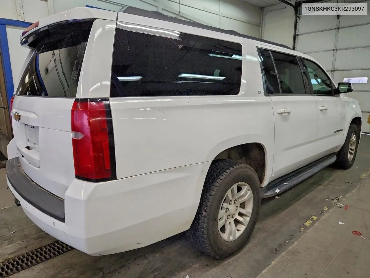 1GNSKHKC3KR293097 2019 Chevrolet Suburban K1500 Lt