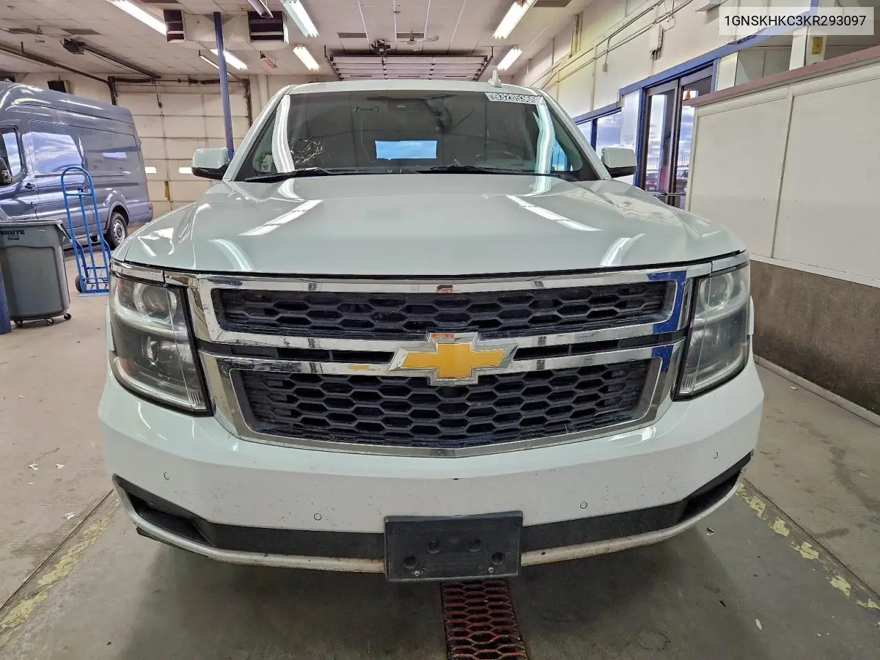 1GNSKHKC3KR293097 2019 Chevrolet Suburban K1500 Lt