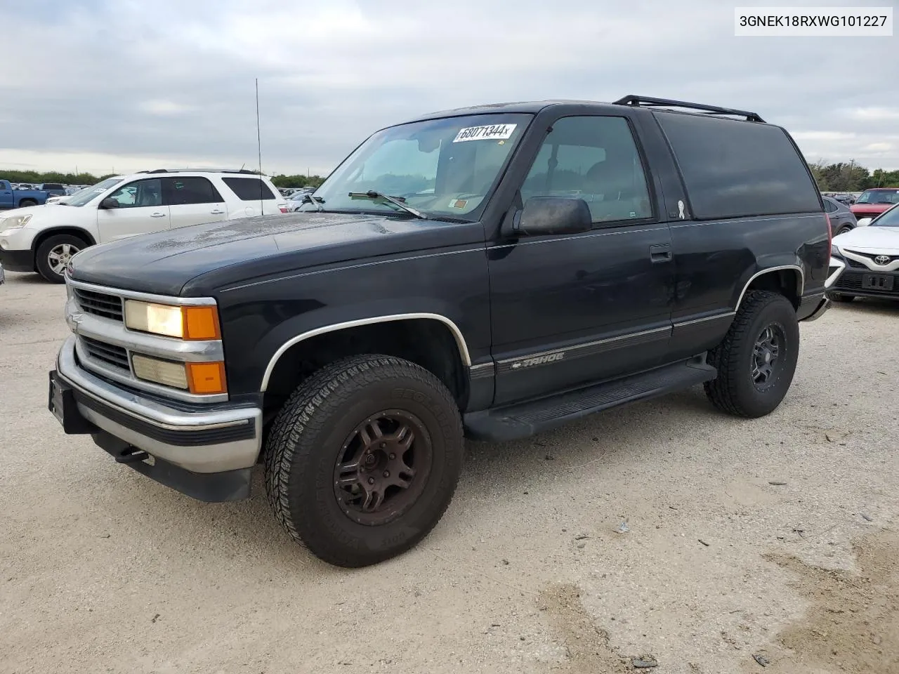 1998 Chevrolet Tahoe K1500 VIN: 3GNEK18RXWG101227 Lot: 68071344