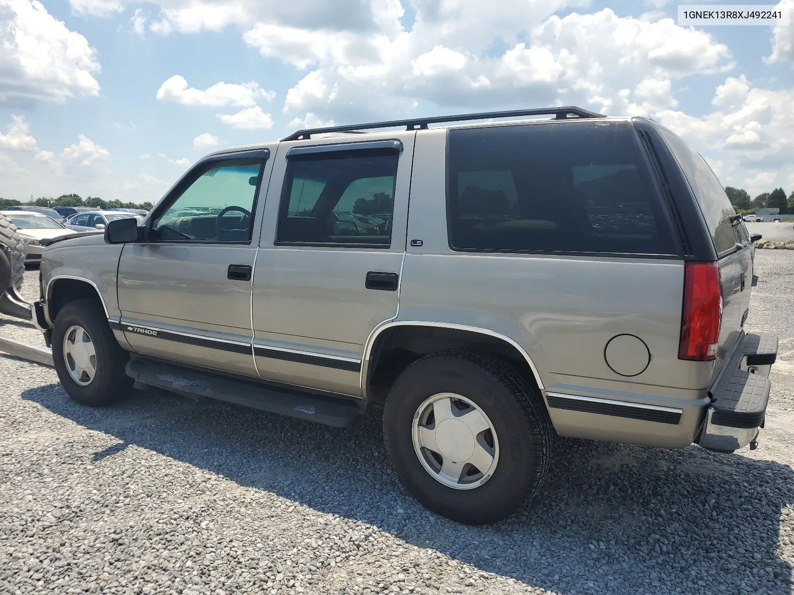 1999 Chevrolet Tahoe K1500 VIN: 1GNEK13R8XJ492241 Lot: 58849224