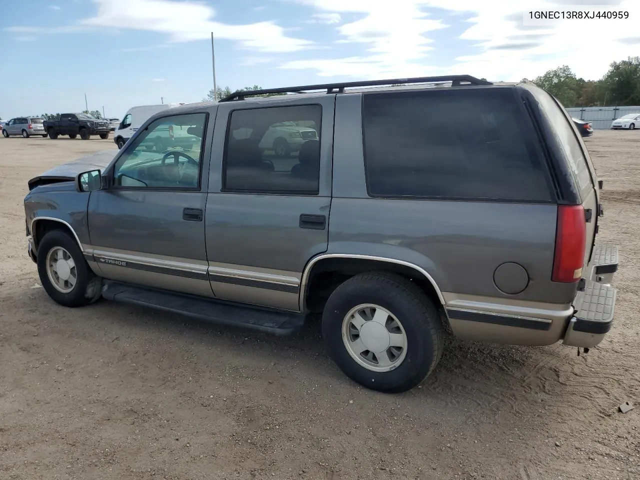 1999 Chevrolet Tahoe C1500 VIN: 1GNEC13R8XJ440959 Lot: 69725434