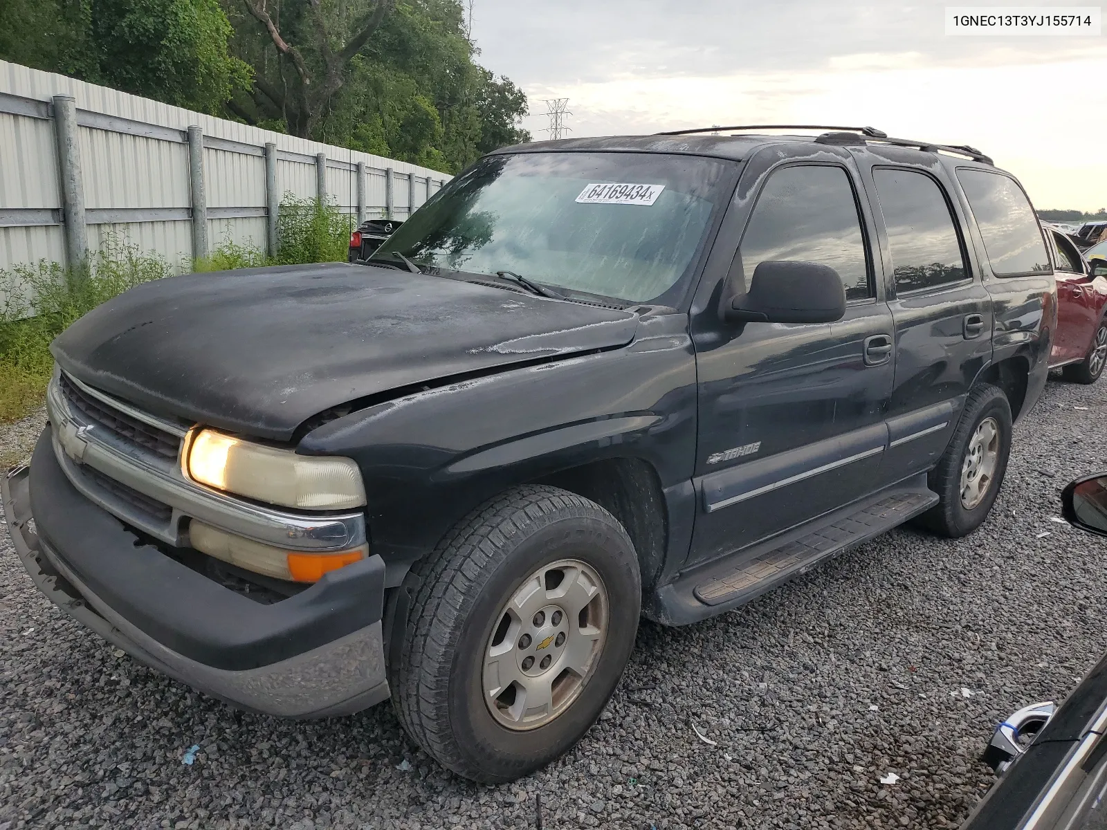 2000 Chevrolet Tahoe C1500 VIN: 1GNEC13T3YJ155714 Lot: 64169434