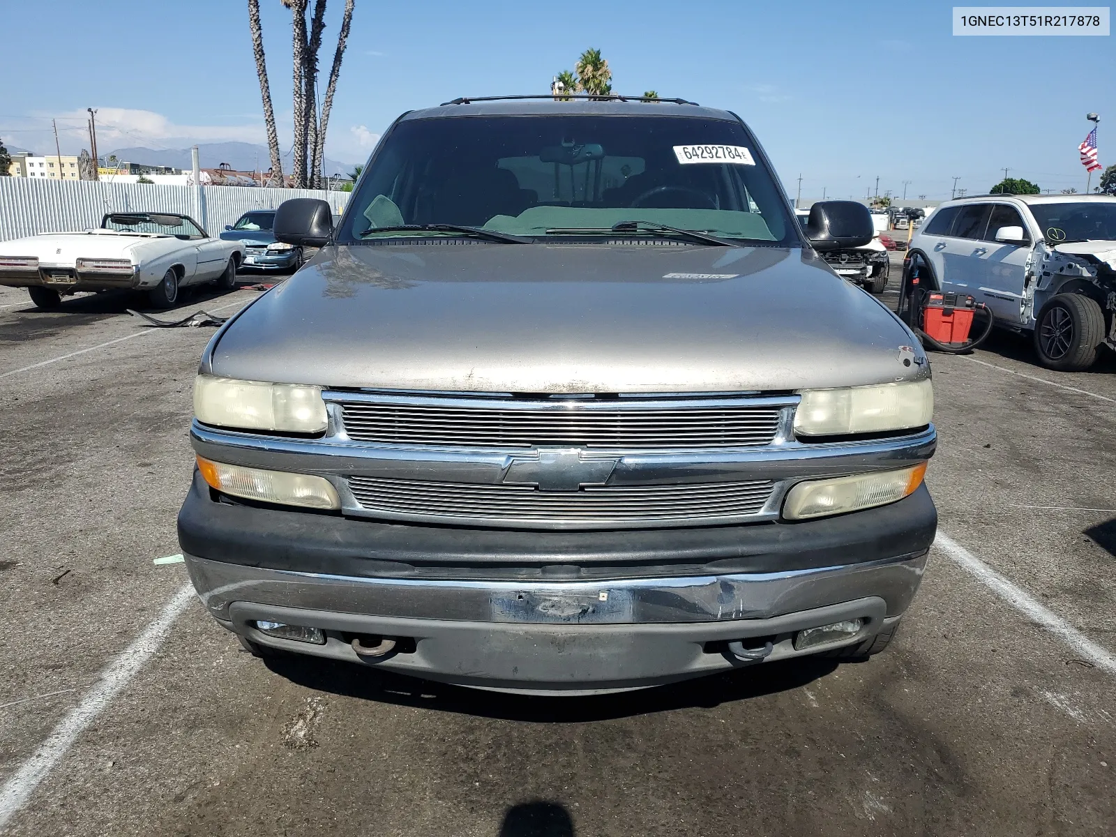 2001 Chevrolet Tahoe C1500 VIN: 1GNEC13T51R217878 Lot: 64292784